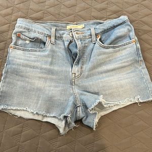 Levi’s high Rise Shorts